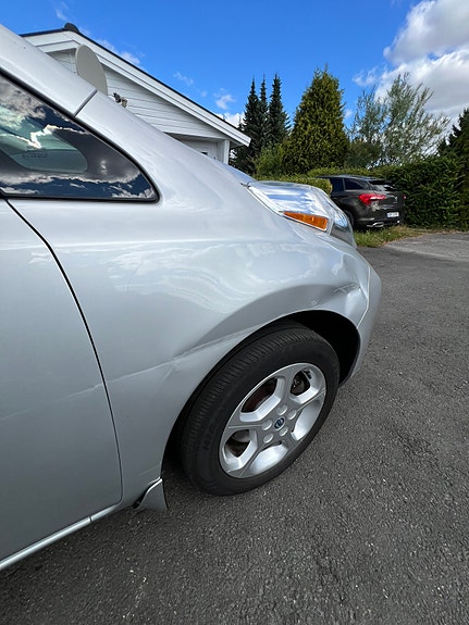 Nissan Leaf 7 of 12