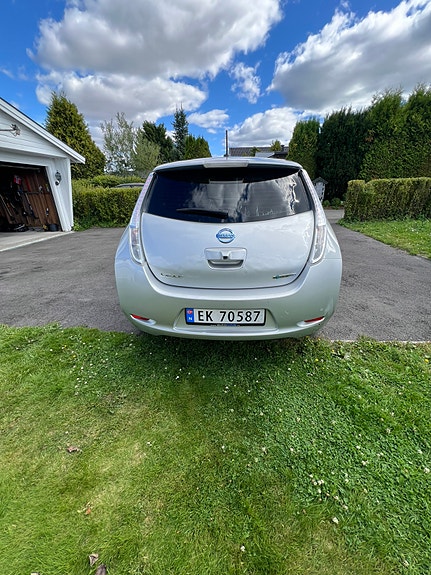 Nissan Leaf 8 of 12