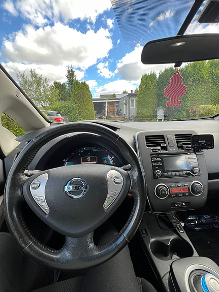 Nissan Leaf 10 of 12
