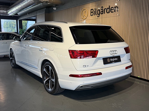 Audi Q7 6 of 30