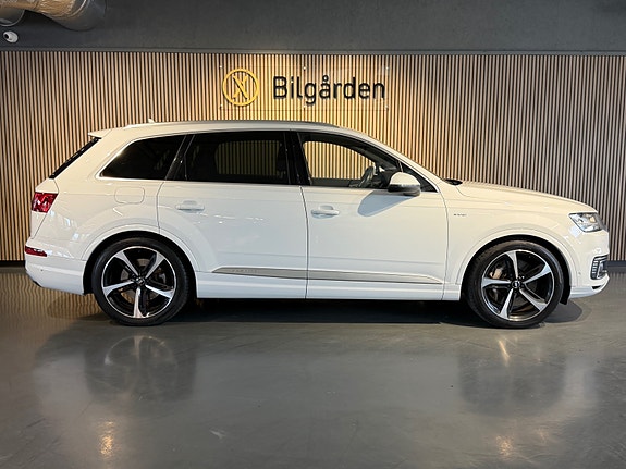 Audi Q7 3 of 30