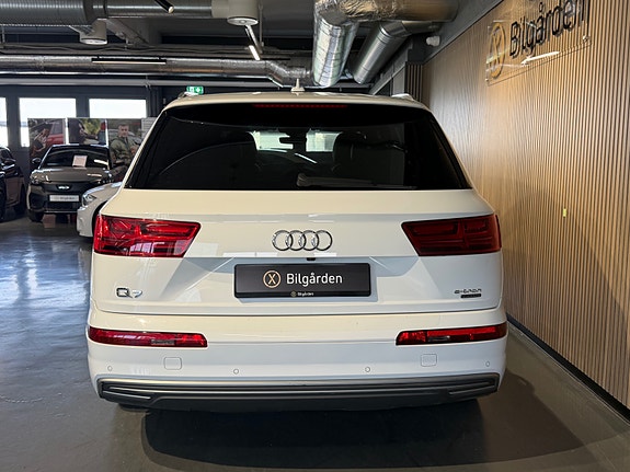 Audi Q7 5 of 30
