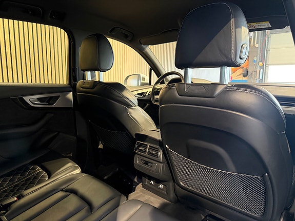 Audi Q7 15 of 30