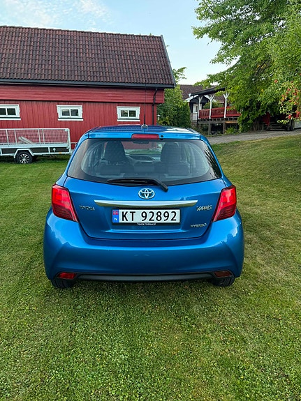 Toyota Yaris 4 of 14