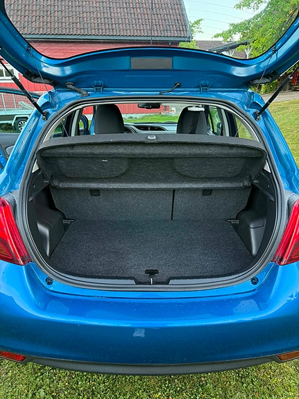 Toyota Yaris 5 of 14