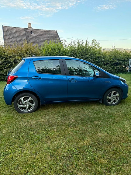 Toyota Yaris 10 of 14