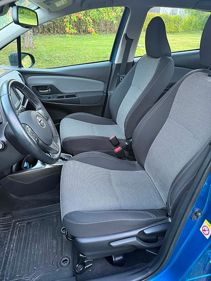 Toyota Yaris 12 of 14