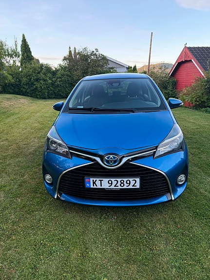 Toyota Yaris 3 of 14