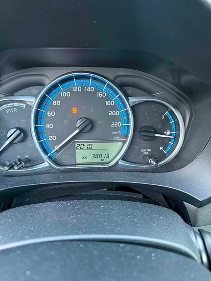 Toyota Yaris 7 of 14