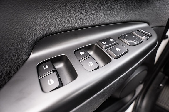 Hyundai Kona 24 of 30