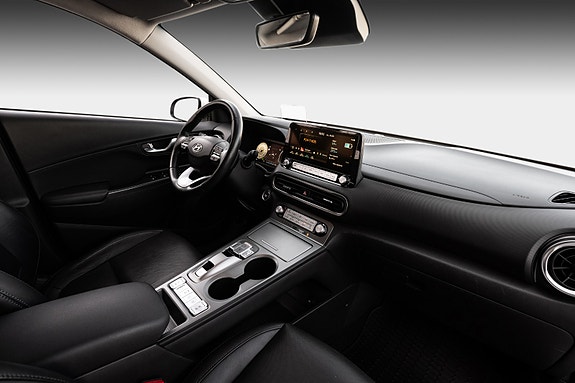 Hyundai Kona 12 of 30