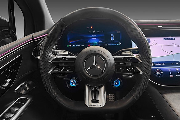 Mercedes-Benz EQE43 SUV 13 of 24