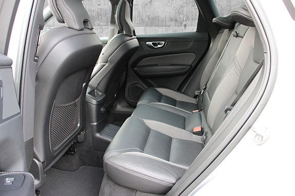 Volvo XC60 16 of 30