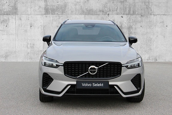 Volvo XC60 2 of 30
