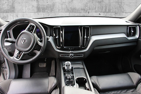 Volvo XC60 18 of 30