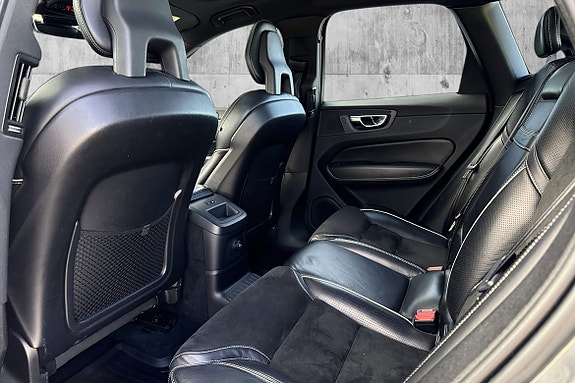 Volvo XC60 18 of 30