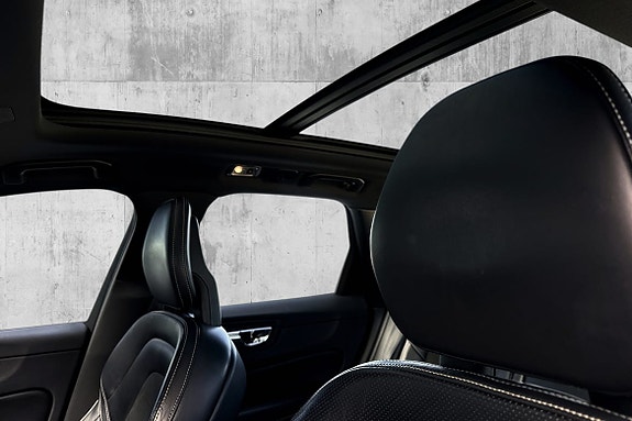Volvo XC60 16 of 30