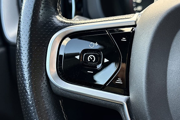 Volvo XC60 22 of 30