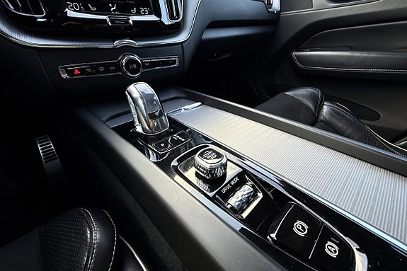 Volvo XC60 28 of 30