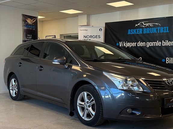 Toyota Avensis 2 of 30