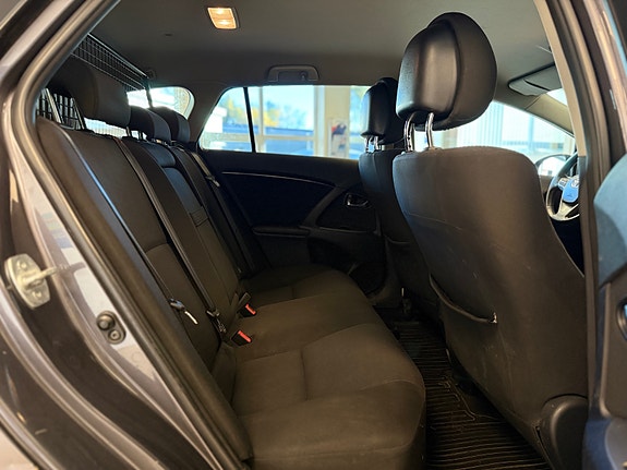 Toyota Avensis 26 of 30