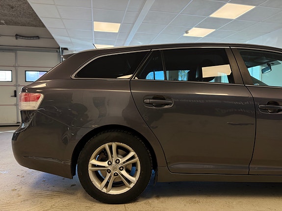 Toyota Avensis 17 of 30
