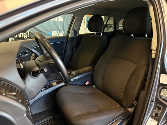Toyota Avensis 23 of 30