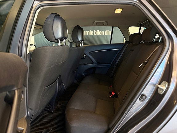 Toyota Avensis 24 of 30