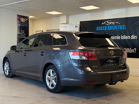 Toyota Avensis 10 of 30
