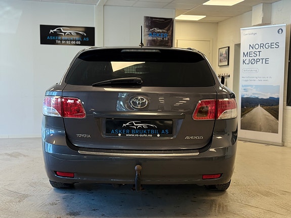 Toyota Avensis 13 of 30