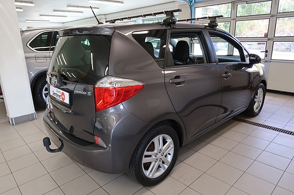 Toyota Verso-S 10 of 30