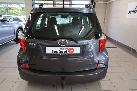 Toyota Verso-S 16 of 30