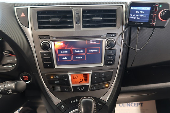 Toyota Verso-S 24 of 30