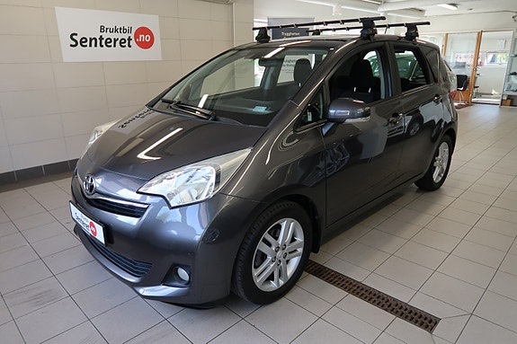 Toyota Verso-S 2 of 30
