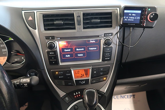 Toyota Verso-S 23 of 30