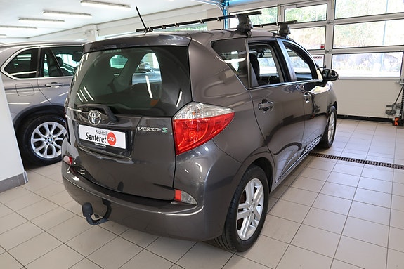 Toyota Verso-S 8 of 30