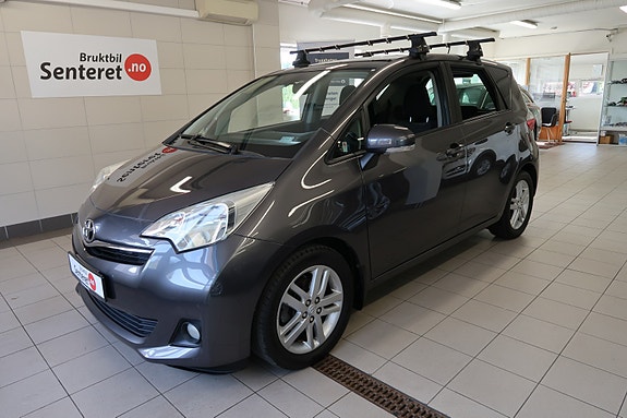 Toyota Verso-S 3 of 30