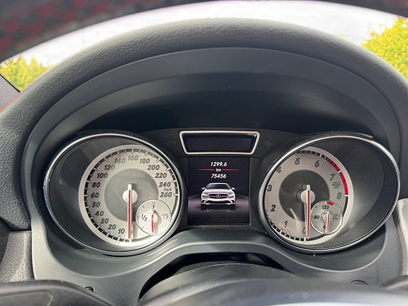 Mercedes-Benz CLA200 18 of 21