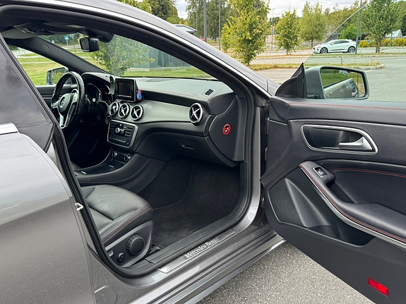 Mercedes-Benz CLA200 9 of 21