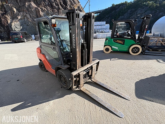 Toyota Tonero 30 Gaffeltruck, 3 000 kg løftekapasitet, sideforskyver 2 of 18