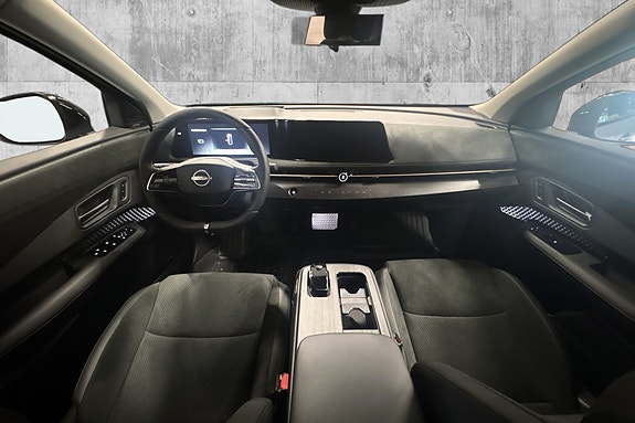 Nissan Ariya 12 of 18