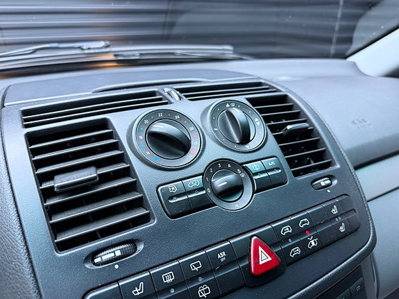Mercedes-Benz Vito 111 18 of 30