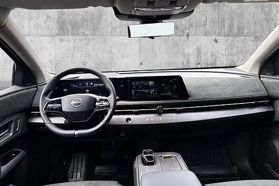 Nissan Ariya 12 of 19