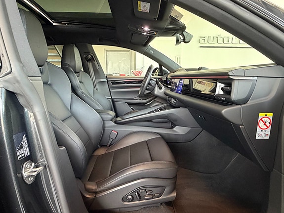 Porsche Macan 4 13 of 24
