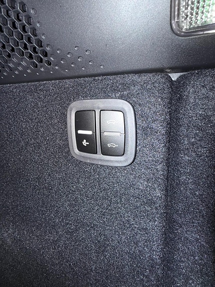Porsche Macan 4 20 of 24