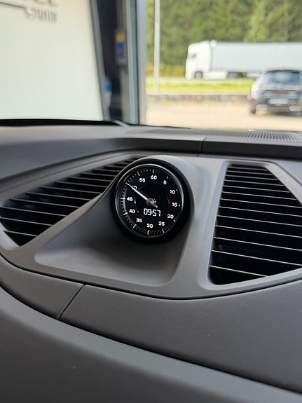 Porsche Macan 4 11 of 24