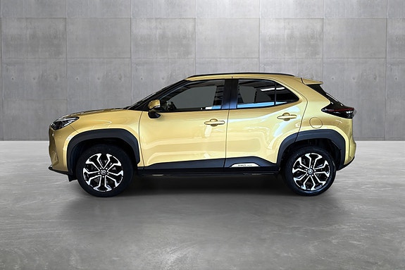 Toyota Yaris Cross 2 of 26