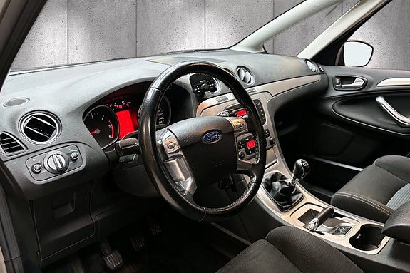 Ford S-MAX 12 of 30