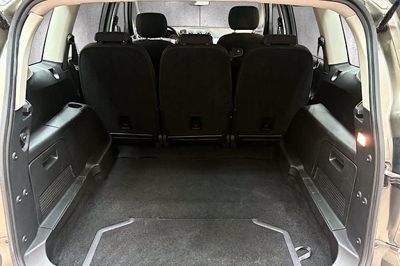 Ford S-MAX 8 of 30