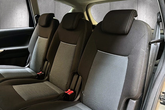 Ford S-MAX 28 of 30